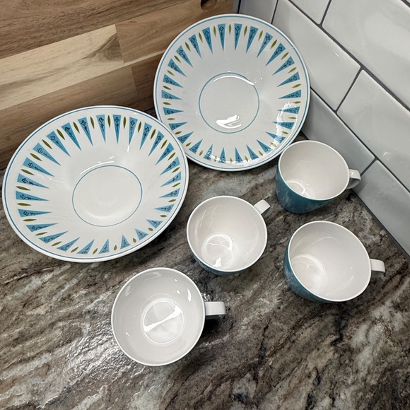 Vintage Mikasa Blue Point Pattern Cera Stone 2 Serving Bowls and 4 coffee cups - Picture 2 of 10